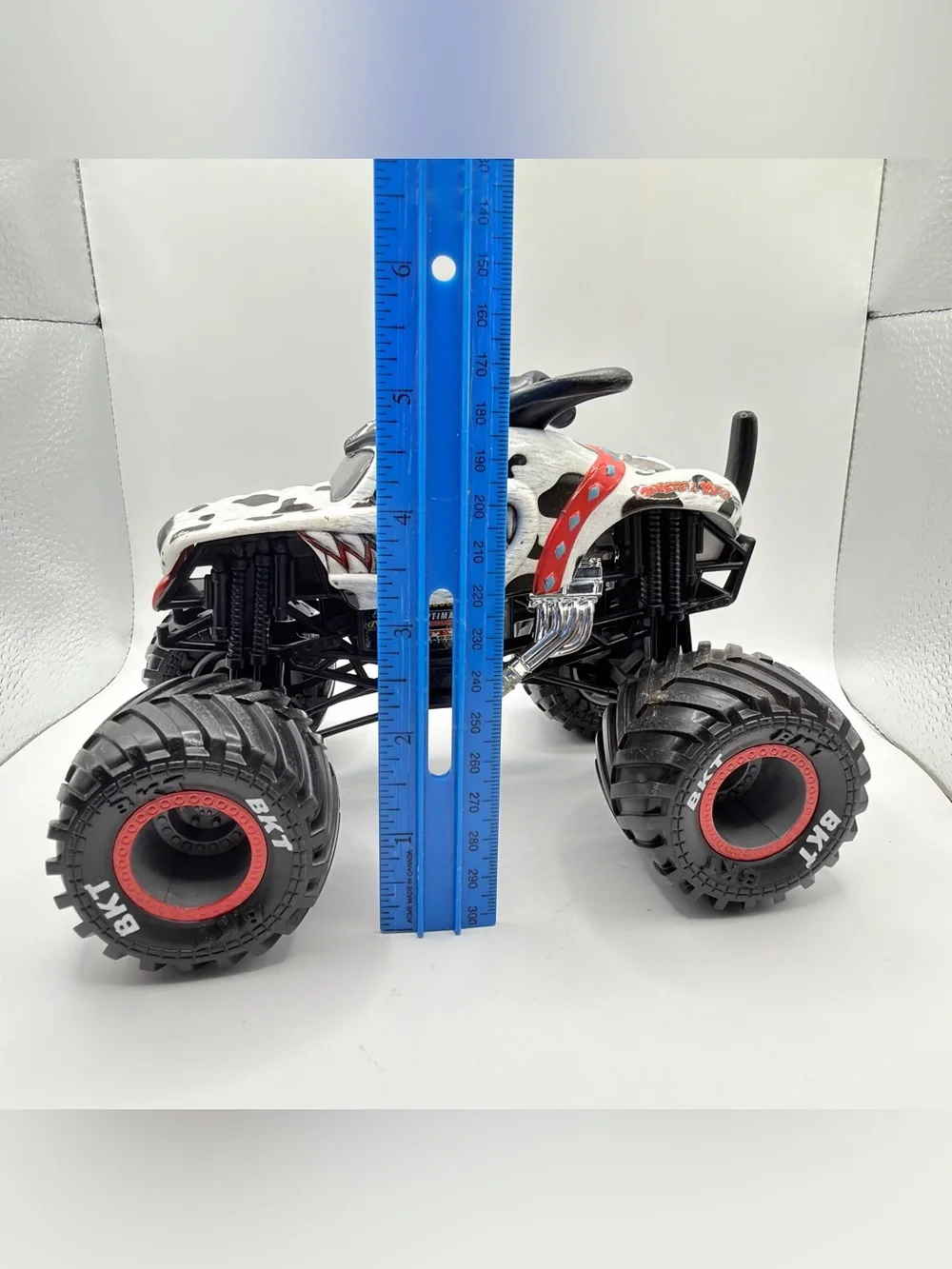 Spin Master 2018 Monster Jam Monster Mutt Dalmatian Rev N Roar Push Car